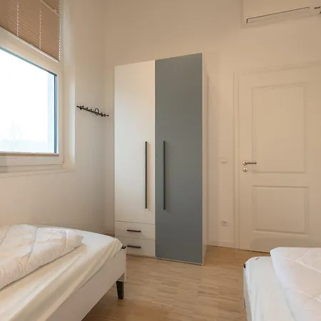 Ferienhaus Seeschwalbe 330 *